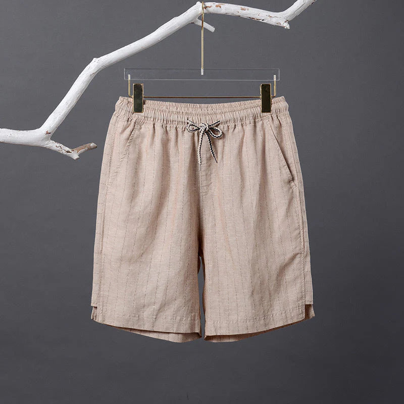 Bermuda de Linho Listrada Borenzi BZ503 feita em linho nobre, leve e respirável, com estampa discreta e caimento sofisticado para estilo refinado.