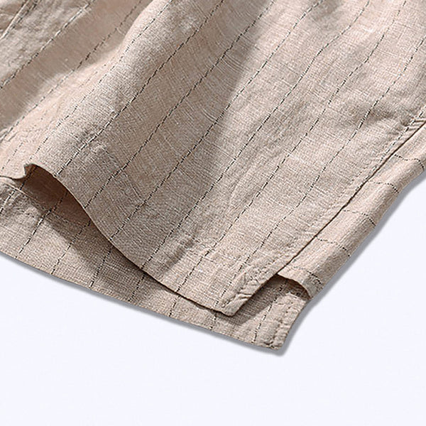 Bermuda de Linho Listrada Borenzi BZ503 feita em linho nobre, leve e respirável, com estampa discreta e caimento sofisticado para estilo refinado.