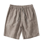 Bermuda de Linho Listrada Borenzi BZ503 feita em linho nobre, leve e respirável, com estampa discreta e caimento sofisticado para estilo refinado.