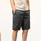 Bermuda Masculina Street Borenzi BZ514 feita em sarja premium, caimento ajustado e design moderno que une conforto, durabilidade e estilo versátil.