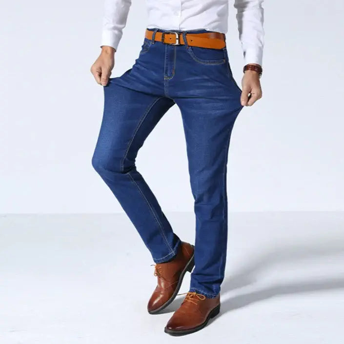 Calça Jeans Masculina Borenzi Wear BZ262 com costuras reforçadas, tecido respirável e acabamento impecável. Estilo refinado e durabilidade premium.