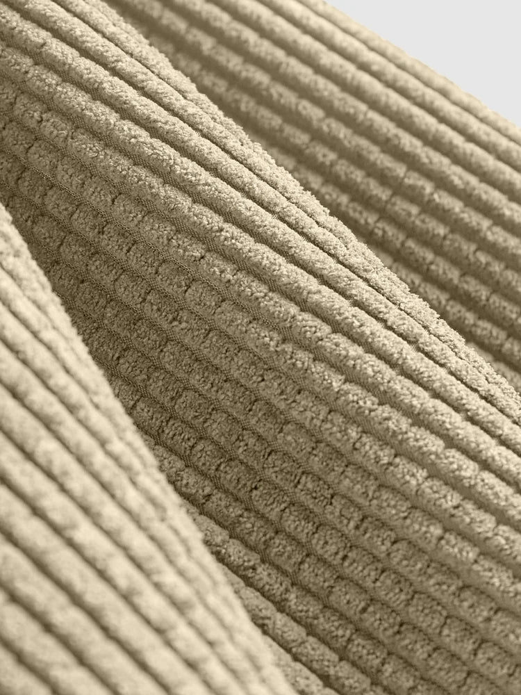 Camisa Manga Curta Borenzi em Veludo Cotelê BZ580 feita em tecido de alta qualidade, com toque macio e design atemporal que une conforto e sofisticação.